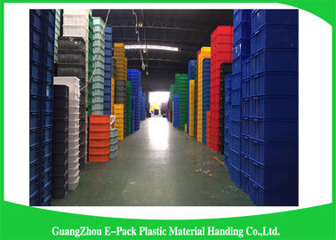 Cajas de almacenamiento plásticas grandes de Warehouse, compartimientos plásticos apilables del ahorro de espacio