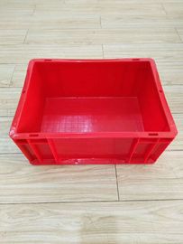 Euro rojo plástico de la Virgen que apila el transportador de los envases 400*300 milímetro que clasifica la opción de las tapas del sistema