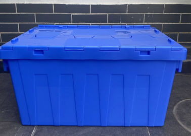 La logística de Recycable apila los envases atados plásticos de la tapa