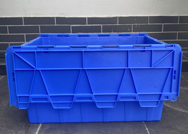 La logística de Recycable apila los envases atados plásticos de la tapa