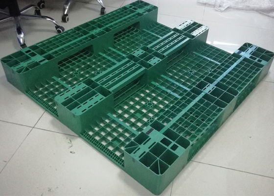 Carretilla elevadora plástica resistente de encargo de la manera de las plataformas 4 del HDPE 6T