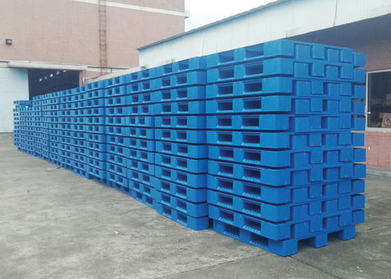 Carretilla elevadora plástica resistente de encargo de la manera de las plataformas 4 del HDPE 6T