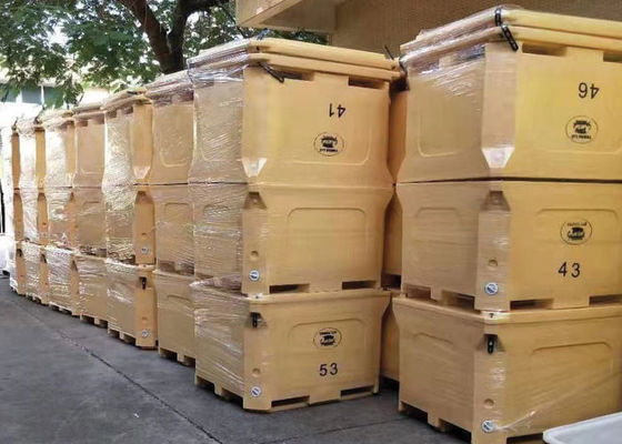 Caja helada seca rotatoria plástica del moldeado 1000L para los mariscos